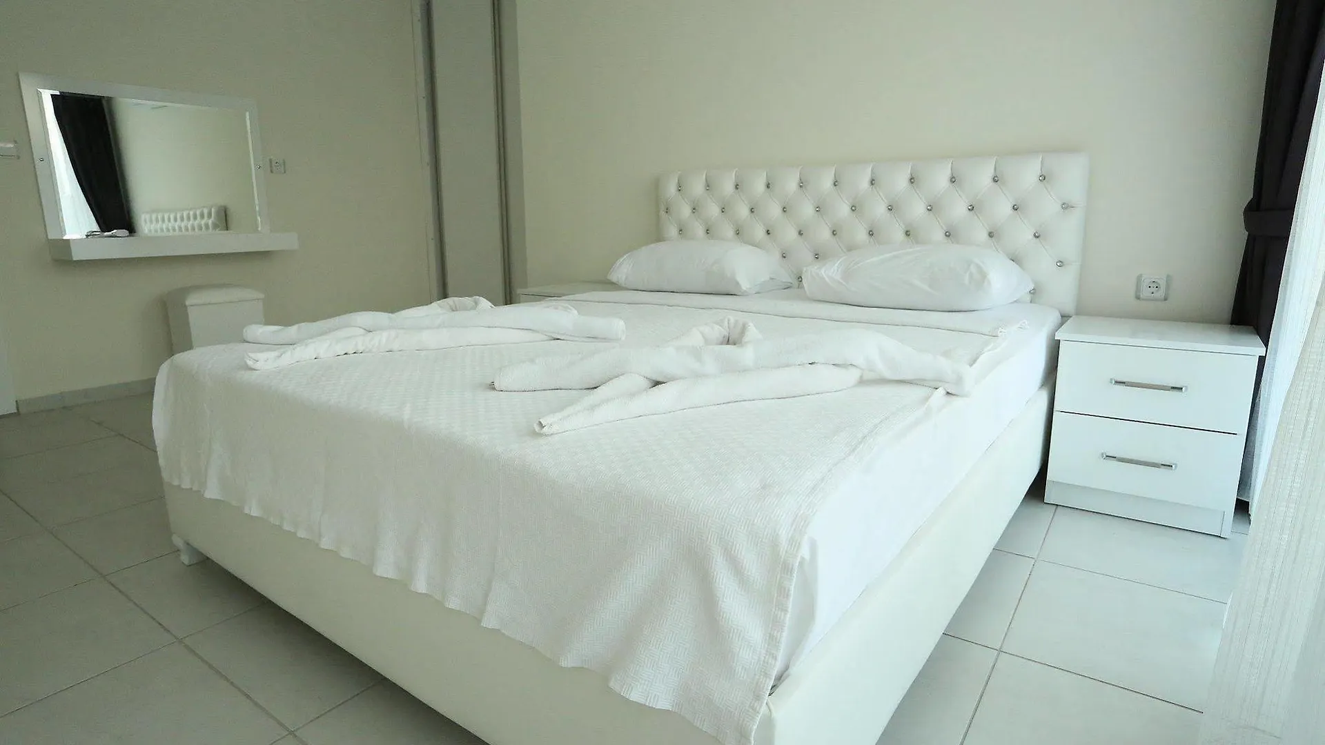 Orka Royal Hills Apartments Ovacık